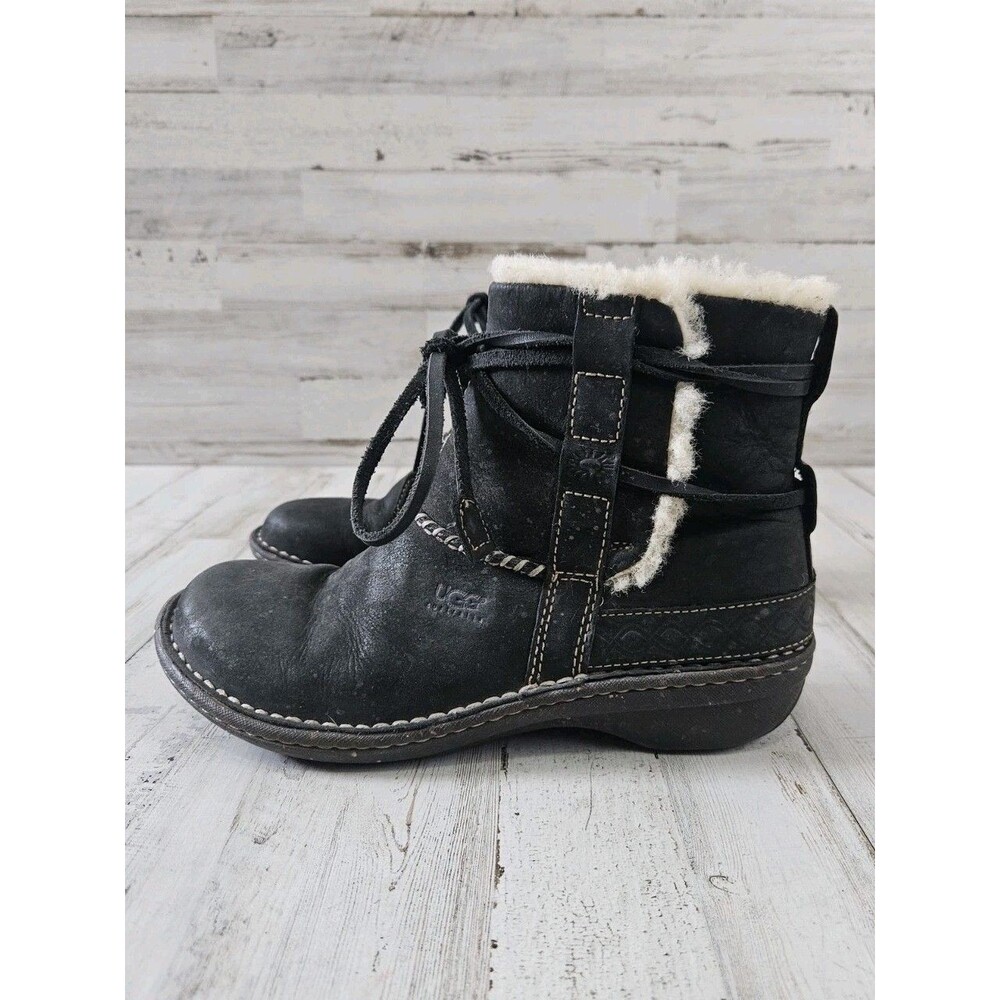 UGG Australia Cove 5136 Womens Black Leather Suede Sheepskin Winter Boots size 7
